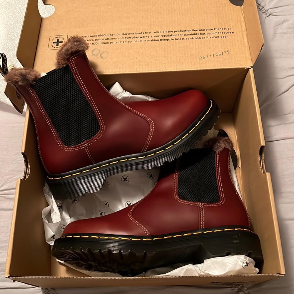 Dr. martens boots with fur inside
